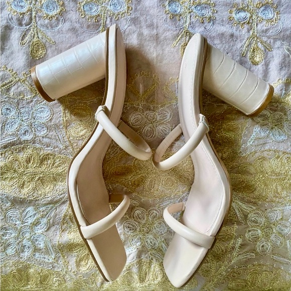 Beige slides chunky heel like new - Picture 5 of 10